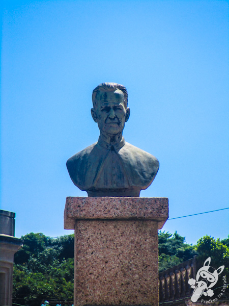 Monumento em homenagem ao padre Manoel João Luiz da Silva | FredLee Na Estrada