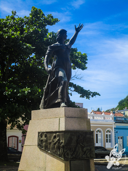 Monumento Anita Garibaldi - Laguna - SC | FredLee Na Estrada