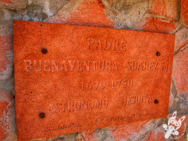 Estátua Padre Buenaventura Suárez - Praça Principal | San Cosme y Damián - Itapúa - Paraguai | FredLee Na Estrada