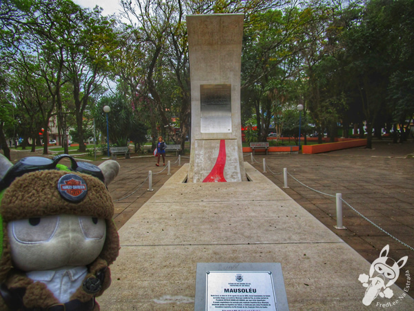 Mausoléu Getúlio Vargas - Praça XV de Novembro | São Borja - Rio Grande do Sul - Brasil | FredLee Na Estrada