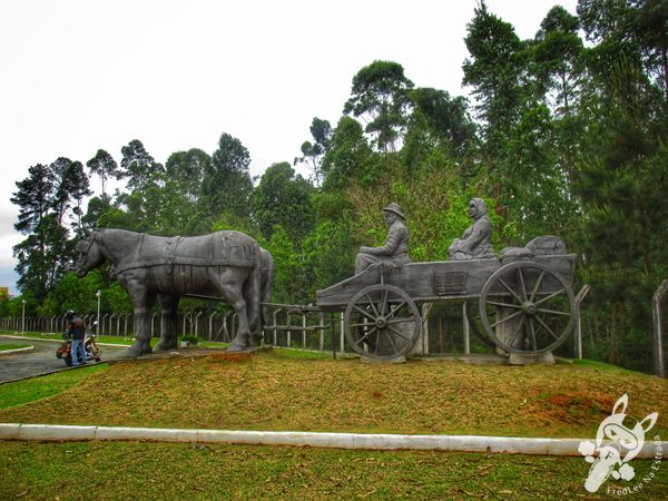 Monumento Colonizadores | Ituporanga - Santa Catarina - Brasil | FredLee Na Estrada