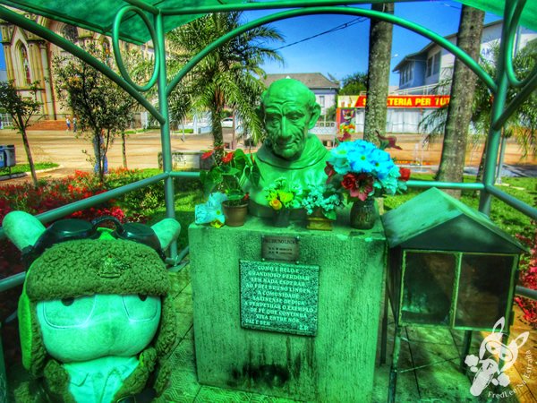 Monumento de Frei Bruno - Praça Frei Bruno | Xaxim - Santa Catarina - Brasil | FredLee Na Estrada