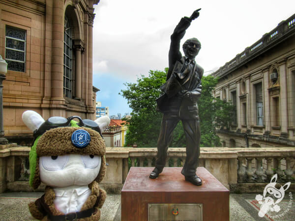 Estatua do Leonel Brizola | Porto Alegre - Rio Grande do Sul - Brasil | FredLee Na Estrada