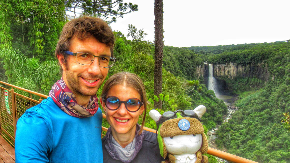 Descubra o imponente Monumento Natural Salto São João, uma maravilha natural em Prudentópolis - PR.