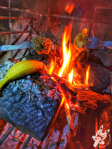 Jantar na área de camping do Parque Municipal Quebrada de los Cuervos | Paisaje Protegido Quebrada de los Cuervos y Sierras del Yerbal | Treinta y Tres - Uruguai | FredLee Na Estrada