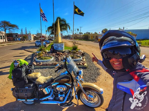 Harley-Davidson na fronteira com o Uruguai | Avenida Uruguay - Chuí - Rio Grande do Sul - Brasil | Avenida Brasil - Chuy - Rocha - Uruguai | FredLee Na Estrada