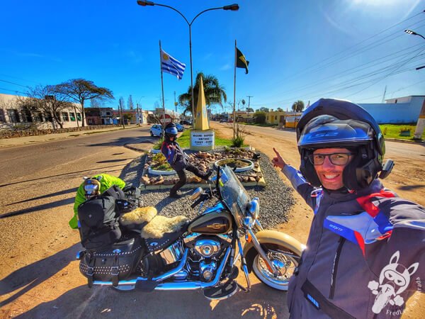 Harley-Davidson na fronteira com o Uruguai | Avenida Uruguay - Chuí - Rio Grande do Sul - Brasil | Avenida Brasil - Chuy - Rocha - Uruguai | FredLee Na Estrada