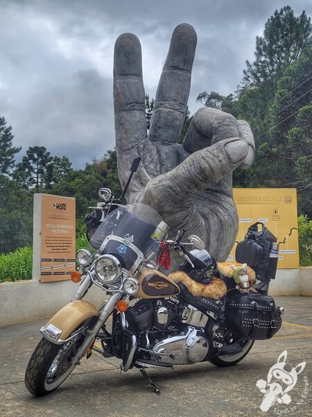 Monumento número 1 da Rota Biker - Serpenteando Café - Rastro da Serpente | Bocaiúva do Sul - Paraná - Brasil | FredLee Na Estrada Monumento número 1 da Rota Biker - Serpenteando Café - Rastro da Serpente | Bocaiúva do Sul - Paraná - Brasil | FredLee Na Estrada