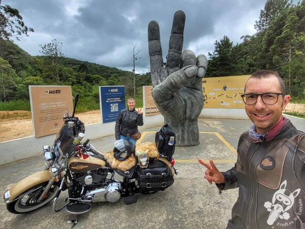 Monumento número 1 da Rota Biker - Serpenteando Café - Rastro da Serpente | Bocaiúva do Sul - Paraná - Brasil | FredLee Na Estrada Monumento número 1 da Rota Biker - Serpenteando Café - Rastro da Serpente | Bocaiúva do Sul - Paraná - Brasil | FredLee Na Estrada