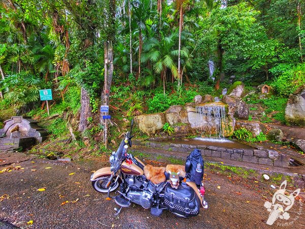 Harley-Davidson ao lado da icônica Fonte Cabeça da Anta na Serra da Cabeça da Anta (SP-079) | Tapiraí - São Paulo - Brasil | FredLee Na Estrada Harley-Davidson ao lado da icônica Fonte Cabeça da Anta na Serra da Cabeça da Anta (SP-079) | Tapiraí - São Paulo - Brasil | FredLee Na Estrada