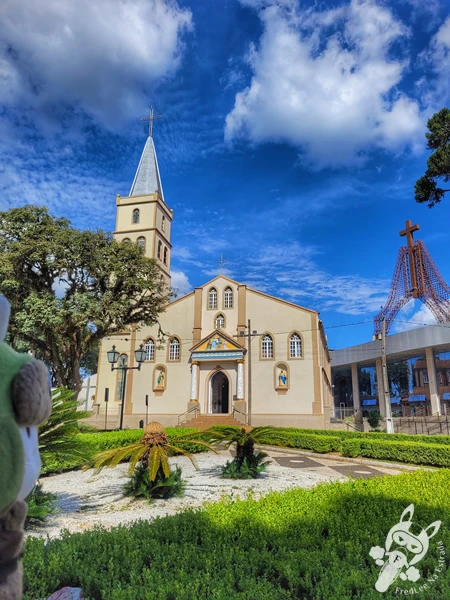 Praça 9 de Dezembro, com a Catedral e Santuário Nossa Senhora de Belém, em Guarapuava, Paraná, Brasil. Foto: FredLee Na Estrada.