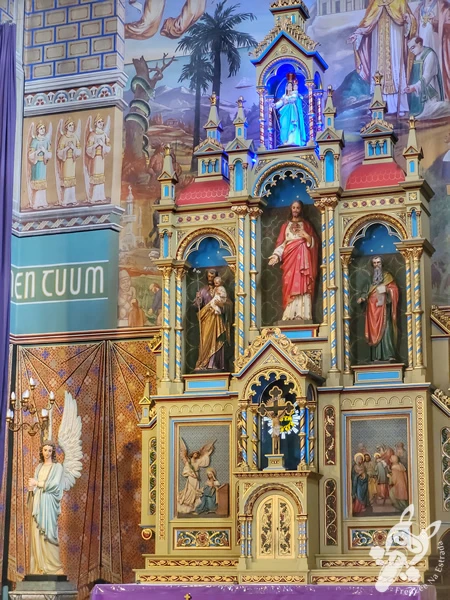 Interior do Santuário Diocesano Nossa Senhora de Belém, em Guarapuava, Paraná, Brasil. Foto: FredLee Na Estrada.