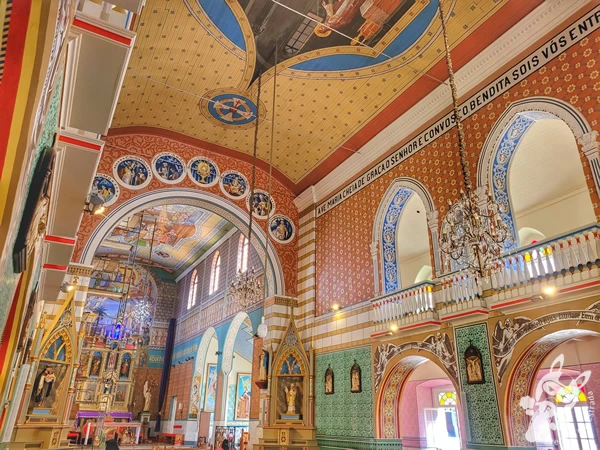 Interior do Santuário Diocesano Nossa Senhora de Belém, em Guarapuava, Paraná, Brasil. Foto: FredLee Na Estrada.