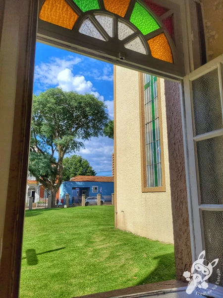Vista pela janela do Santuário Diocesano Nossa Senhora de Belém, em Guarapuava, Paraná, Brasil. Foto: FredLee Na Estrada.