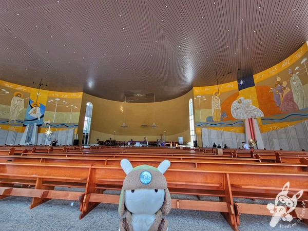 Interior da Catedral Diocesana Nossa Senhora de Belém, em Guarapuava, Paraná, Brasil. Foto: FredLee Na Estrada.