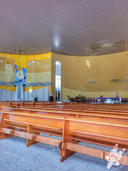 Interior da Catedral Diocesana Nossa Senhora de Belém, em Guarapuava, Paraná, Brasil. Foto: FredLee Na Estrada.