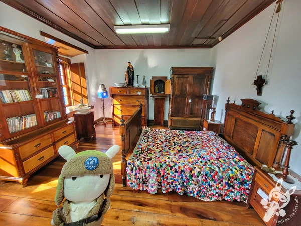 Interior do Solar Casa do Visconde de Guarapuava, sede do Museu Municipal Visconde de Guarapuava, no centro histórico de Guarapuava, Paraná, Brasil. Foto: FredLee Na Estrada.