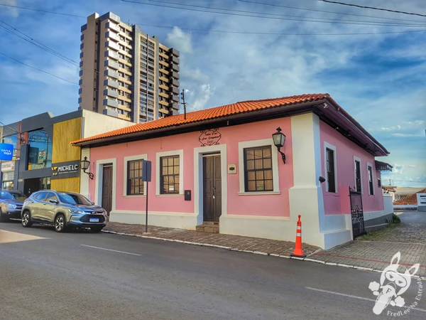 Solar Dona Ana Joaquina, construído em 1857, no centro histórico de Guarapuava, Paraná, Brasil. Foto: FredLee Na Estrada.