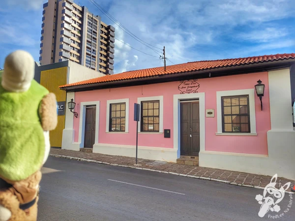 Solar Dona Ana Joaquina, construído em 1857, no centro histórico de Guarapuava, Paraná, Brasil. Foto: FredLee Na Estrada.