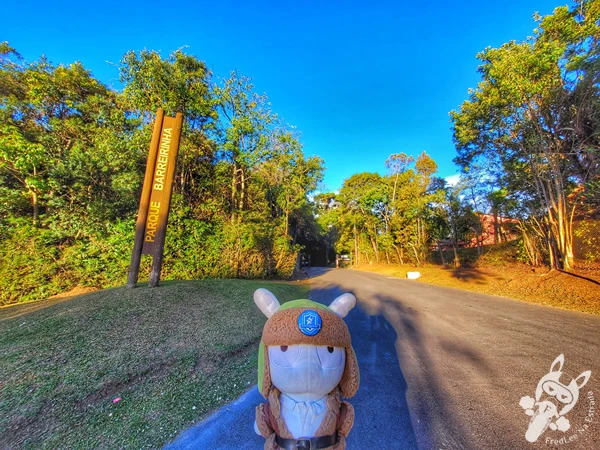 Entrada do Parque Municipal Barreirinha, em Curitiba, Paraná, Brasil. Foto: FredLee Na Estrada.